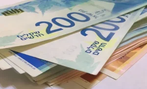 إسرائيل تعيد طرح تشريع يجرّم حيازة أكثر من 200 ألف شيكل نقداً